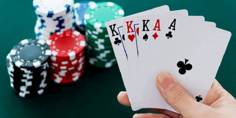 Khám phá thứ tự bài poker từ yếu đến mạnh chính xác